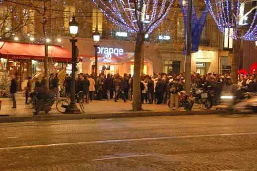 iPhone : et pendant ce temps, sur les Champs