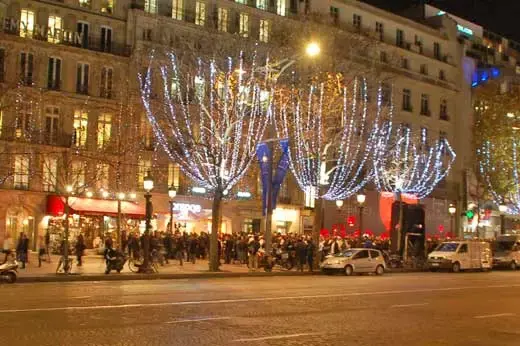 iPhone : et pendant ce temps, sur les Champs