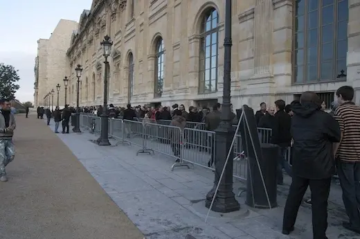 Apple Store Louvre : une queue incroyable !