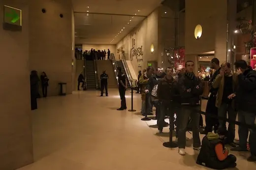 Apple Store Louvre : une queue incroyable !