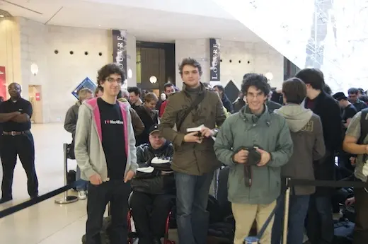 Apple Store Louvre : une queue incroyable !