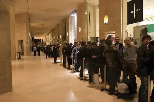 Apple Store Louvre : une queue incroyable !