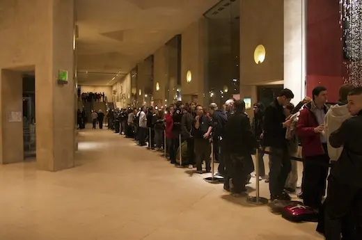 Apple Store Louvre : une queue incroyable !