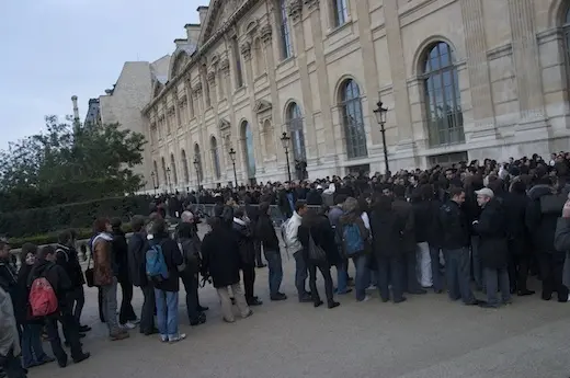 Apple Store Louvre : la queue, à 9h30