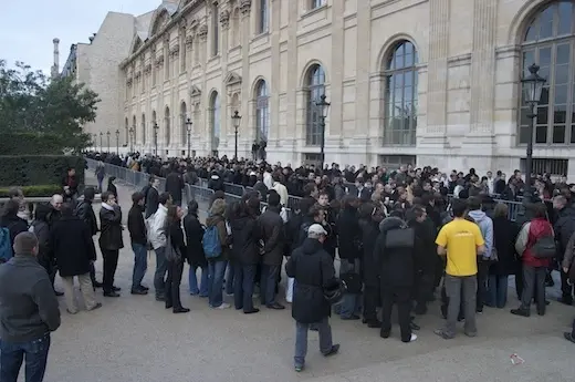 Apple Store Louvre : la queue, à 9h30