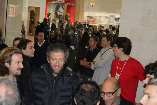 Vincent Cassel était à l'AppleStore du Louvre (MAJ x2)