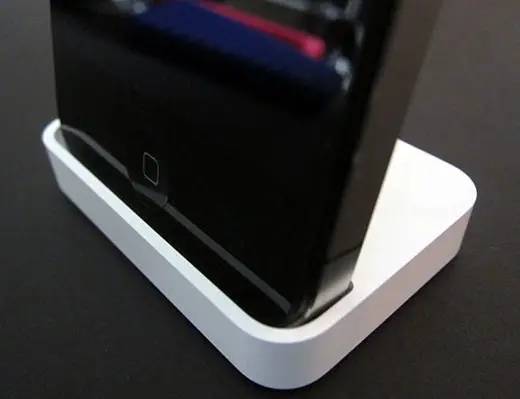 Le nouveau dock de l'iPhone 4 