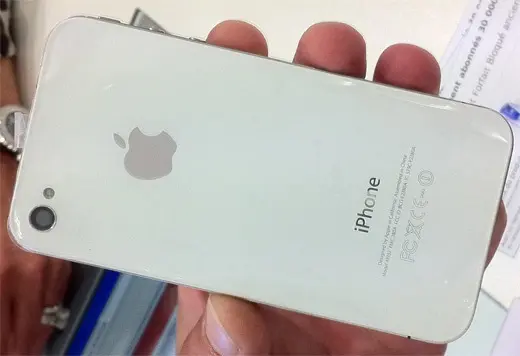 Des photos de l'iPhone 4 blanc en France