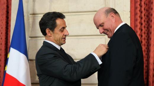 L'autre Steve se fait décorer par Sarkozy