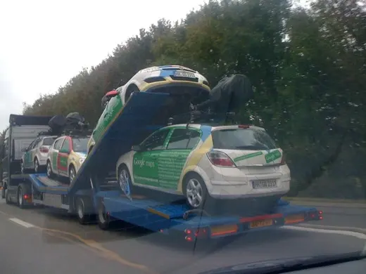 Insolite : 4 Google cars sur un camion !