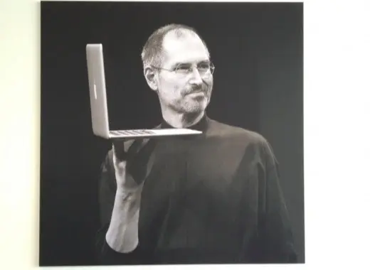 Des citations de Steve Jobs sur le campus Apple