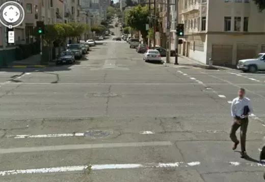 Pris en flag par Google Street View !