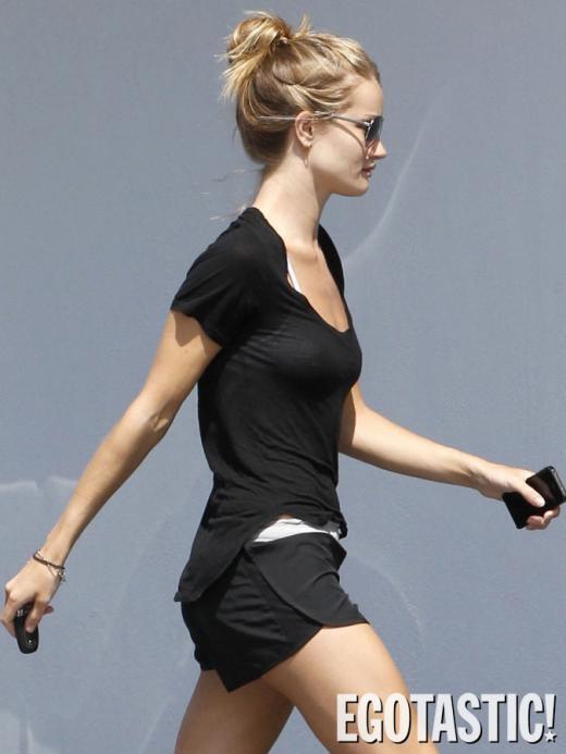 People : Rosie Huntington, Kate Hudson, Selena Gomez, Emma Roberts