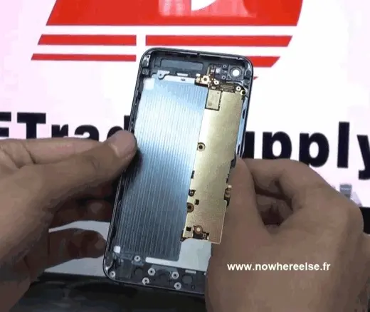 iPhone 5 : presque toutes les pièces sont en place