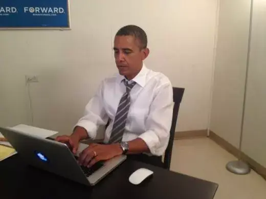 Obama répond sur Reddit depuis son MacBook Pro