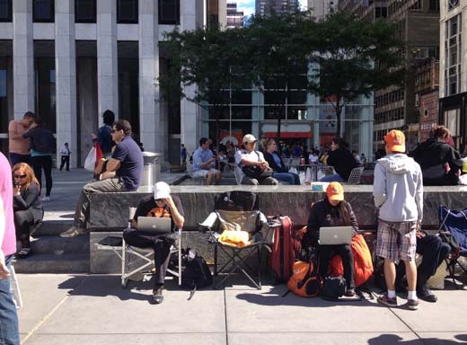 À New York, on fait déjà la queue pour l'iPhone 5