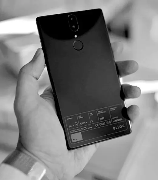 BllocZero18 : un nouveau smartphone ultra-minimaliste pour les amoureux du mode nuit