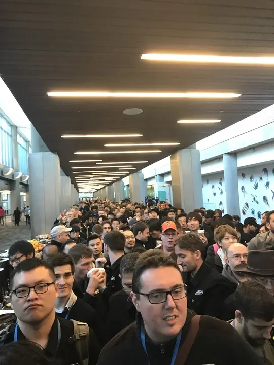 #WWDC : Apple commence à ouvrir ses portes et il y a foule ! (photos+vidéos)