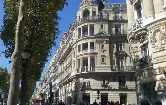 Un Apple Store et des bureaux au 114, avenue des Champs-Elysées ? Ça se confirme !