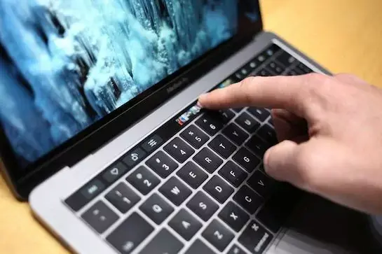 MacBook Pro 2016 : Touch ID, Touch Bar, les premières impressions !