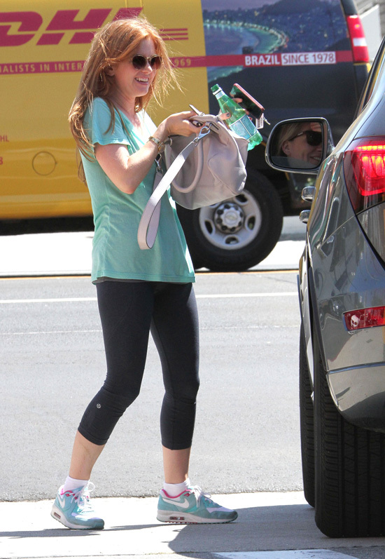 People : Gisele Bundchen fait du sport et Ashley Tisdale n'a pas de pantalon