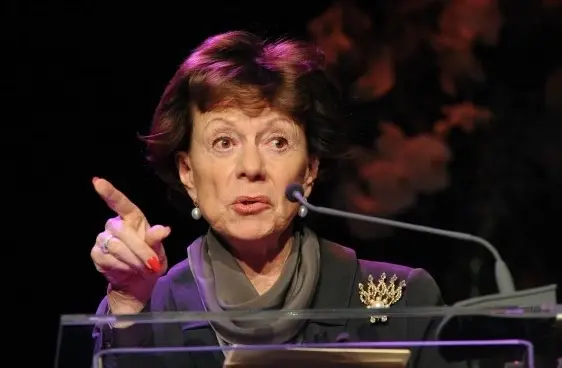 Neelie Kroes : "je suis indignée de la décision de Bruxelles de bannir Uber"