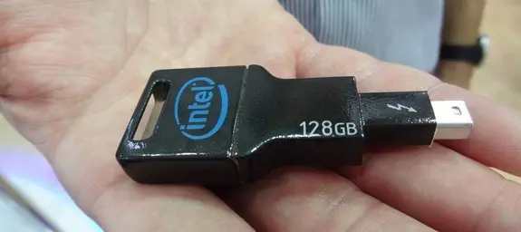 Intel : un prototype de clef SSD Thunderbolt