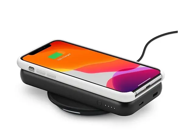 Mophie Powerstation Wireless XL : une batterie qui charge et se recharge sans fil (vidéo)