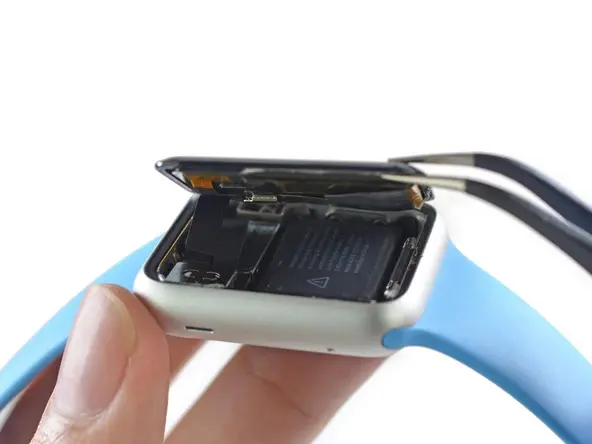 L'Apple Watch en cours de démontage (photos)