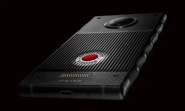 RED Hydrogen One : des premiers tests décevants pour le téléphone holographique