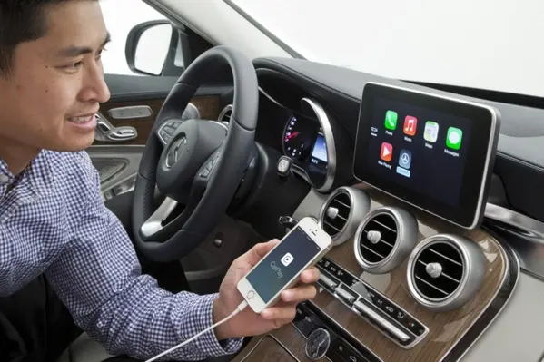 CarPlay dans les anciens véhicules ? Pas si vite, répondent les constructeurs