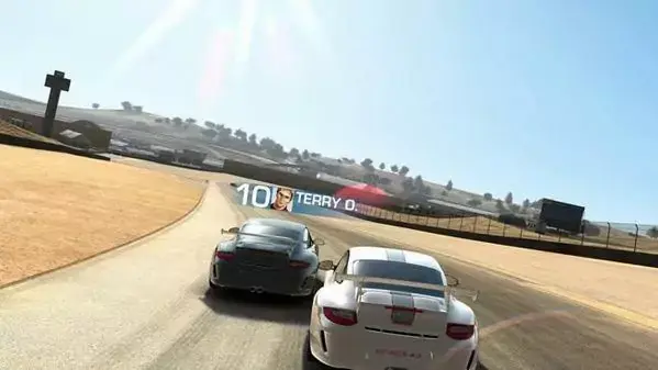 Le modèle Freemium de Real Racing 3 énerve les internautes