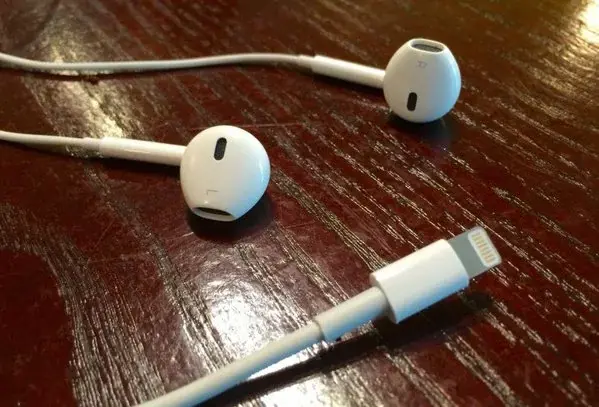 L'iPhone 7 vendu avec des EarPods "mini-jack" et un adaptateur ?