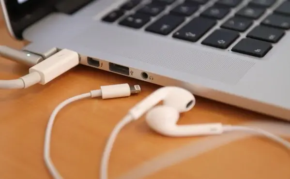 Opinion : Lightning, USB A et USB C, Apple manque-t-elle de cohérence ?