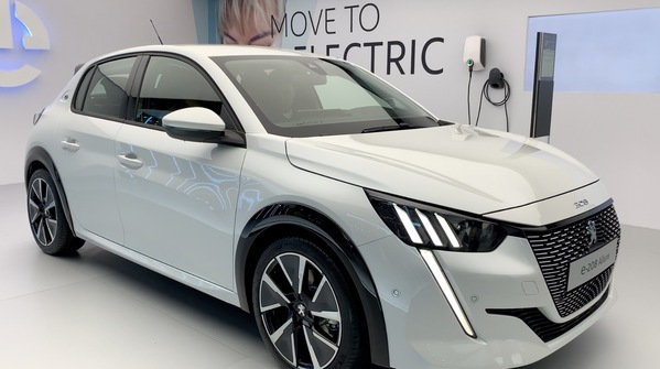 Peugeot dévoile les tarifs de sa e-208 (dès 32 100€)