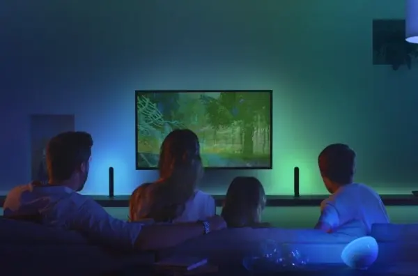 Le Hue Play HDMI Sync Box accueille les assistants virtuels et le HDR10+/Dolby Vision