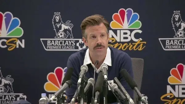 Ted Lasso, la comédie avec Jason Sudeikis,  débarquera le 14 août sur Apple TV+