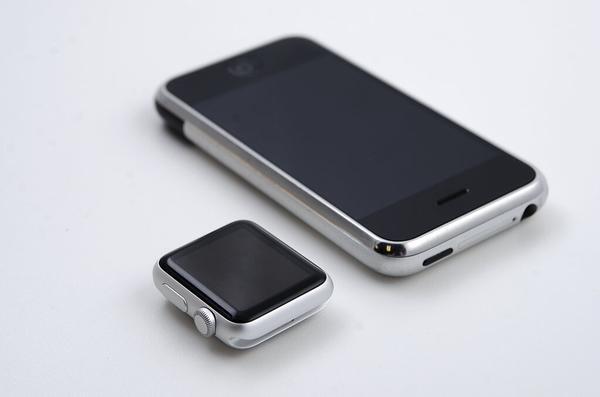 Les prochains iPhone fondus dans l'aluminium de l'Apple Watch Sport ?