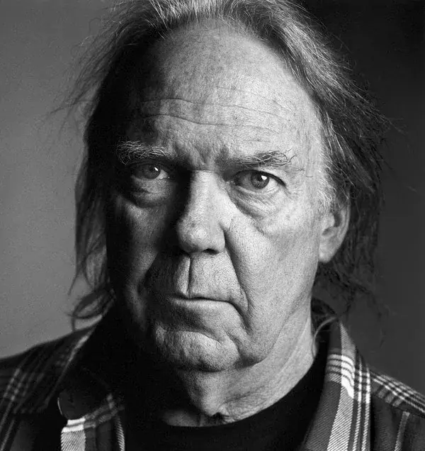 Neil Young supprime tous ses titres des offres de streaming car... (devinette)