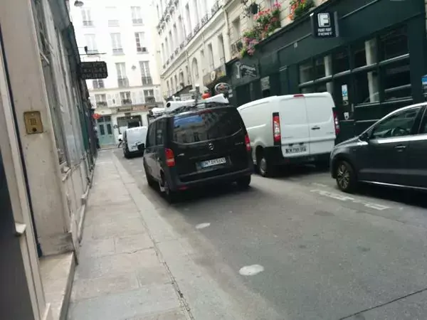 L'image du jour : les Apple Car sillonnent Paris en ce moment