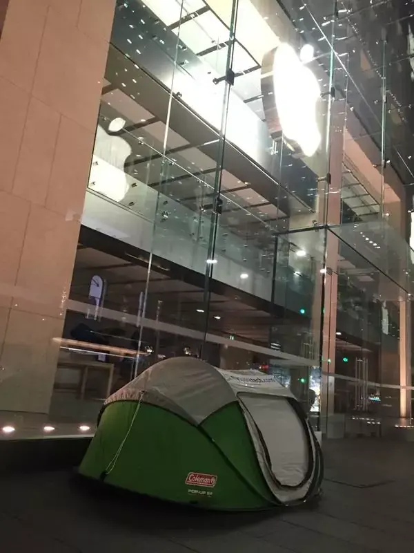 L'image du jour : l'attente a déjà commencé devant l'Apple Store de Sydney