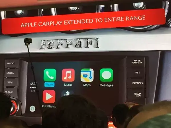 Ferrari intègre CarPlay sur l'ensemble de sa gamme !