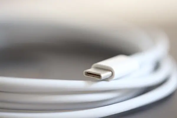 Câbles USB-C défectueux : Amazon fait le ménage dans ses rayons