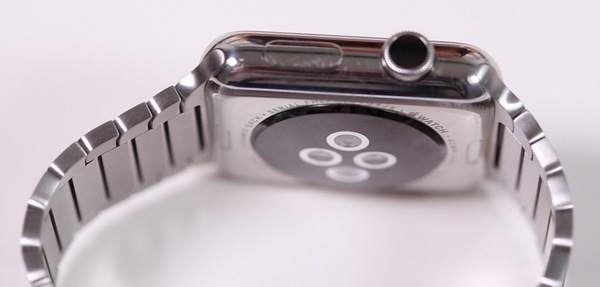 Apple Watch : "Nous ne voulons avoir aucun capteur dans le bracelet"