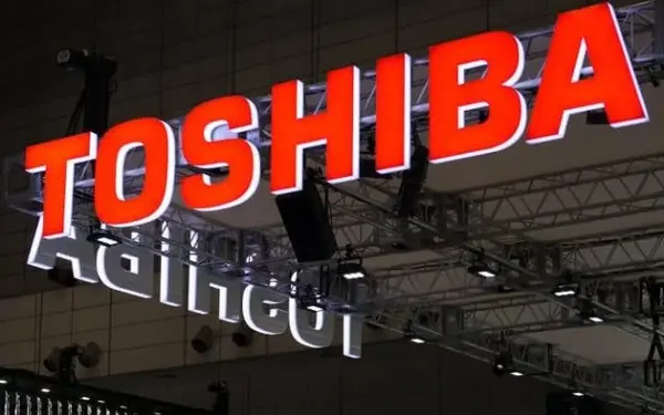 Apple, Google, Amazon ou Foxconn : qui reste dans la course aux puces de Toshiba ?