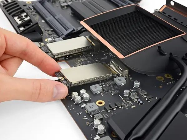 Le double-SSD des iMac Pro n'est sans doute pas un RAID