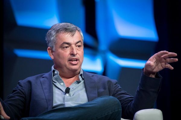 Eddy Cue serait débordé pour gérer les crises (et s’endormirait pendant les réunions)