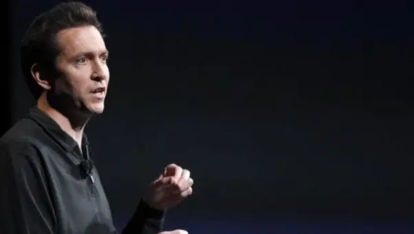 Scott Forstall quitte Apple, gros redéploiement dans le management