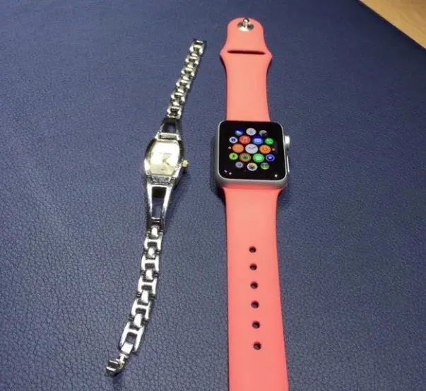 iPhone 6 et Apple Watch : quelques photos et indiscrétions depuis la salle de presse