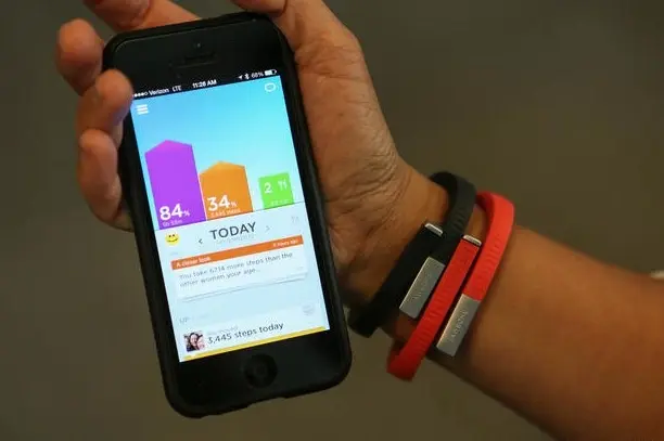 Jawbone sait calculer la masse grasse avec un bracelet et des vibrations